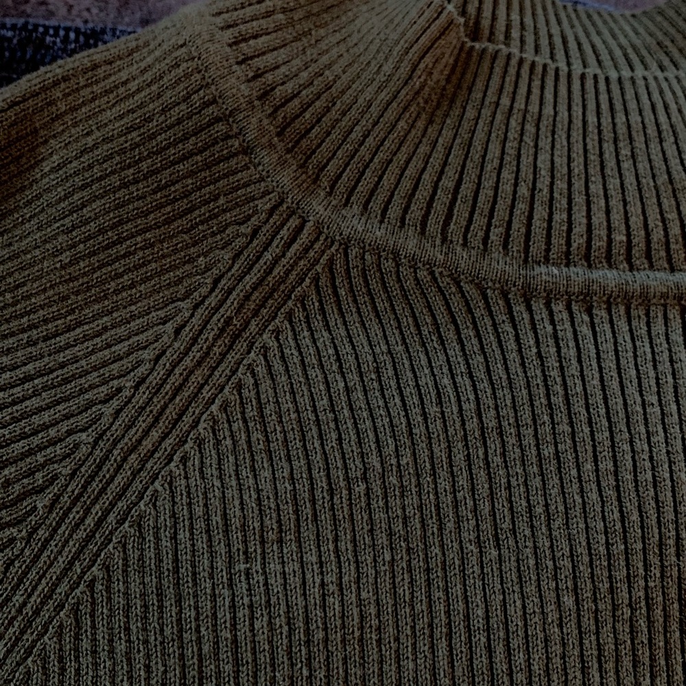 Vintage green turtle neck T